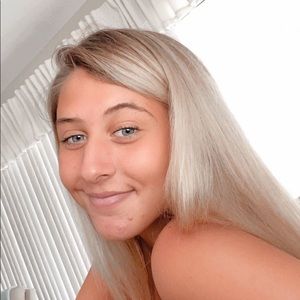 Meet your Posher, Holly